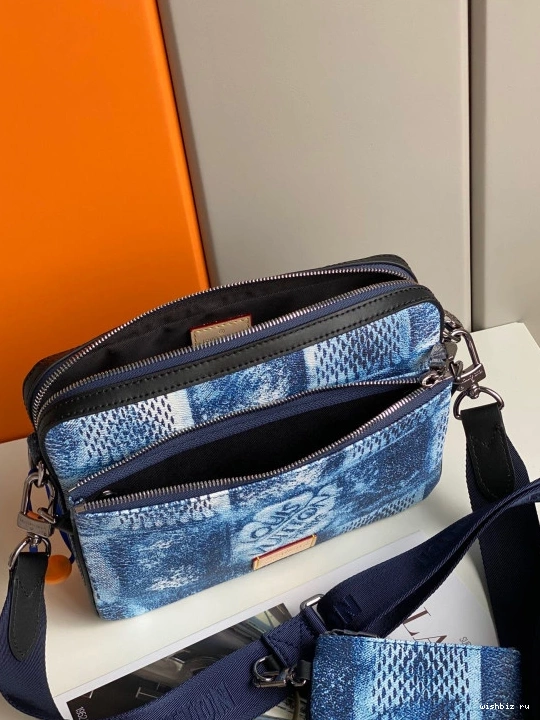WIS VUITTON TRIO MESSENGER LOUIS 1016